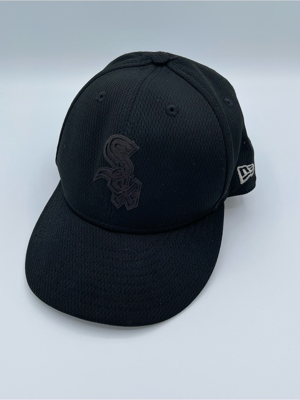 New Era Black Chicago White Sox Black-on-Black Fitted Hat